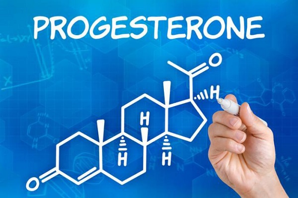 Lượng hormone Progesterone trong cơ thể tăng cao gây ảnh hưởng đến sự hoạt động của nhu động ruột dẫn đến tình trạng táo bón. 